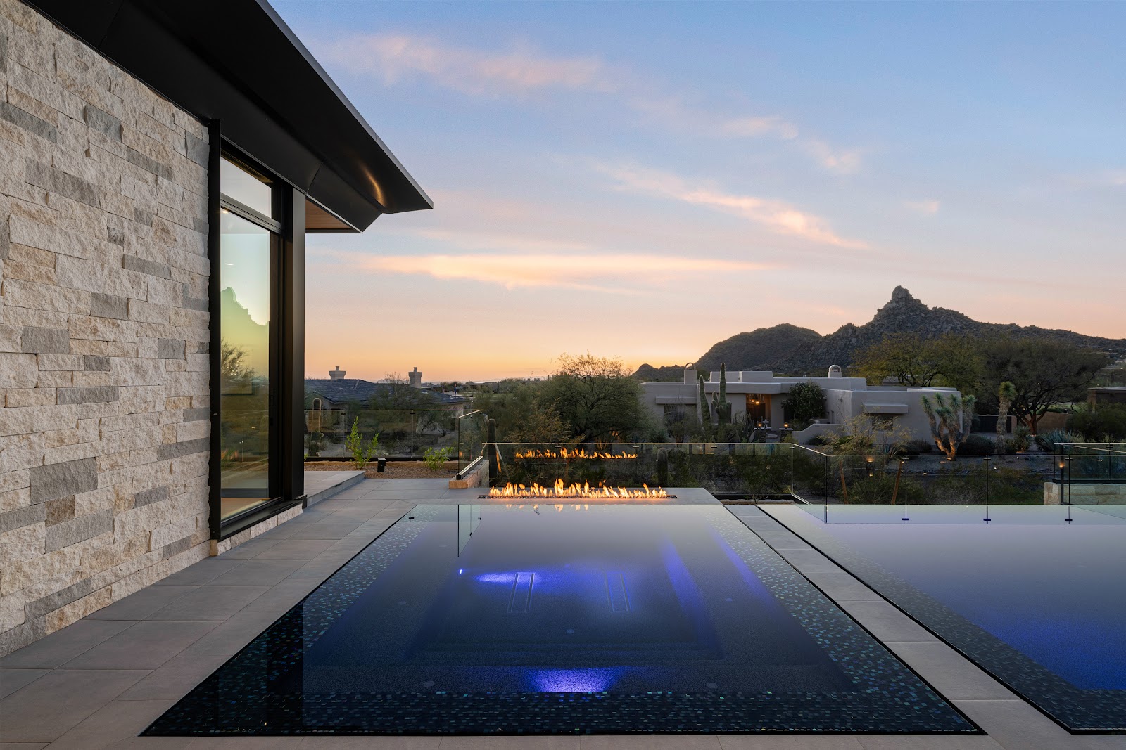 Modern Resort-Style Pool in Paradise Valley